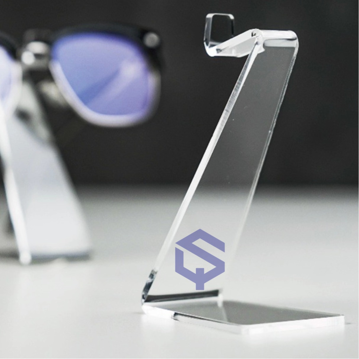 Heat-bent acrylic glasses display