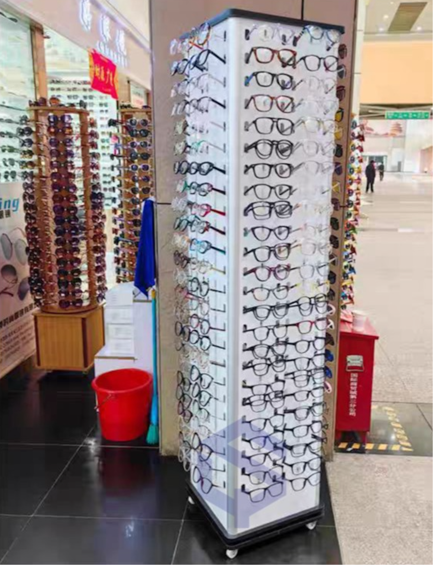 Rotating acrylic glasses display stand